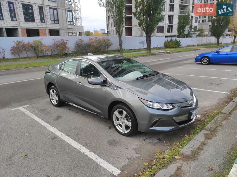 Хэтчбек Chevrolet Volt 2016 в Киеве