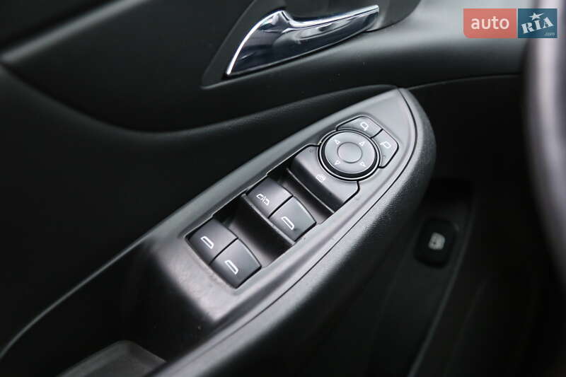 Хетчбек Chevrolet Volt 2016 в Києві