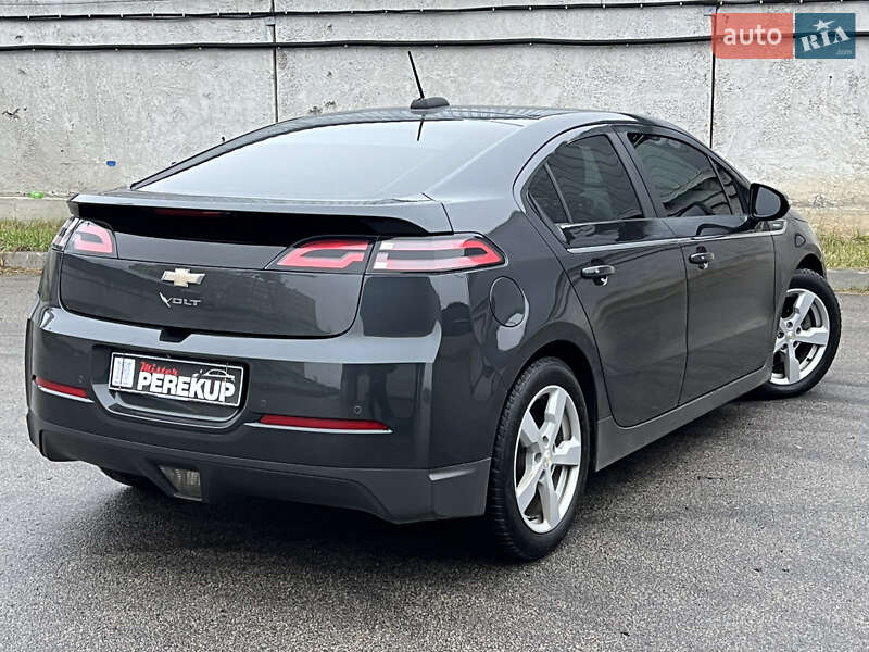 Хэтчбек Chevrolet Volt 2015 в Киеве