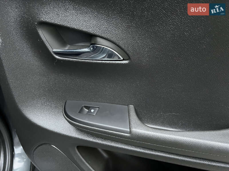 Хэтчбек Chevrolet Volt 2015 в Киеве
