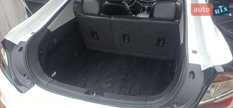 Хэтчбек Chevrolet Volt 2017 в Кременчуге фото 12 Хэтчбек Chevrolet Volt 2017 в Кременчуге