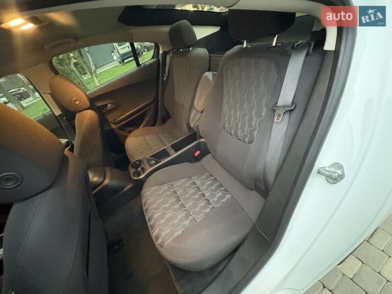 Хэтчбек Chevrolet Volt 2015 в Одессе
