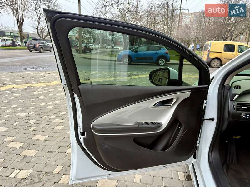 Хэтчбек Chevrolet Volt 2015 в Одессе