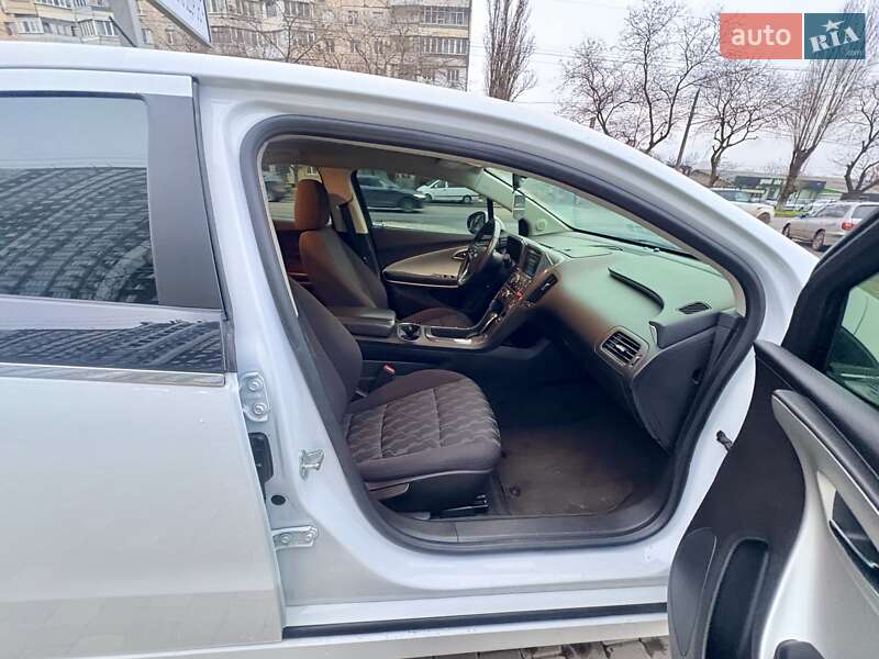 Хэтчбек Chevrolet Volt 2015 в Одессе