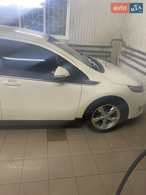 Хэтчбек Chevrolet Volt 2013 в Киеве фото 30 Хэтчбек Chevrolet Volt 2013 в Киеве