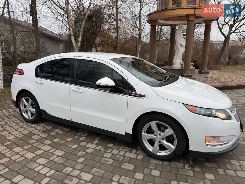 Хэтчбек Chevrolet Volt 2013 в Ивано-Франковске