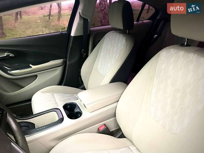 Хэтчбек Chevrolet Volt 2014 в Николаеве