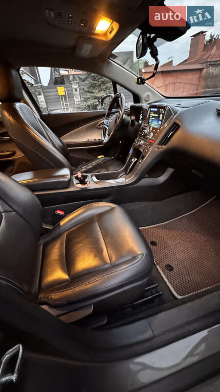 Хэтчбек Chevrolet Volt 2013 в Киеве