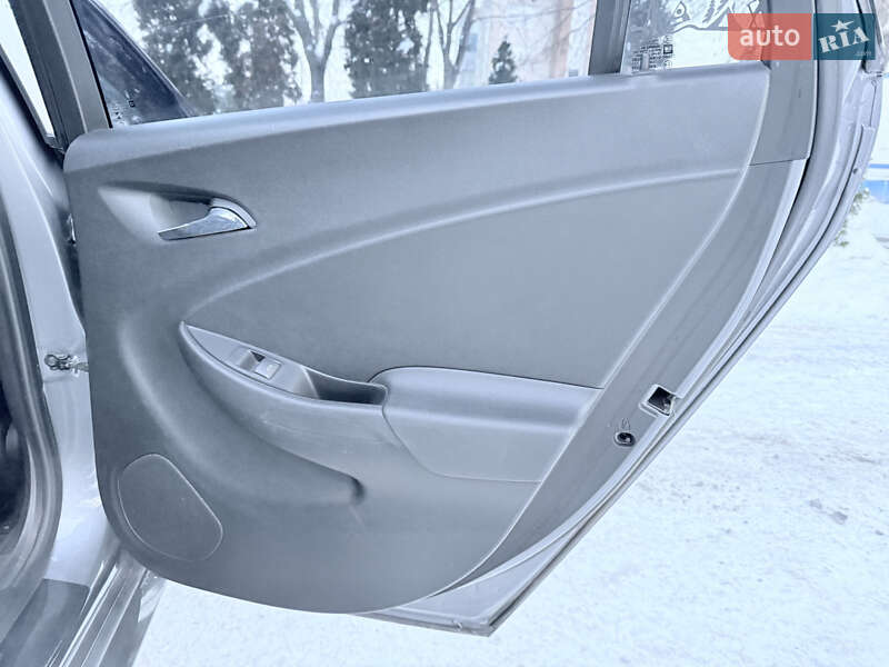 Хэтчбек Chevrolet Volt 2018 в Киеве