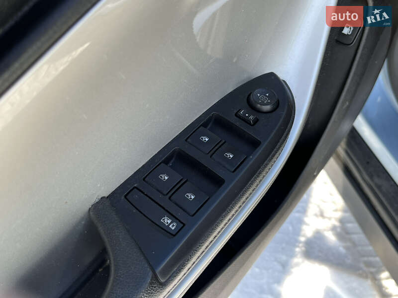 Хэтчбек Chevrolet Volt 2014 в Киеве фото 22 Хэтчбек Chevrolet Volt 2014 в Киеве