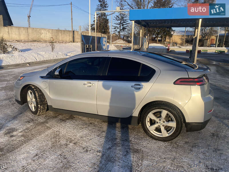 Хэтчбек Chevrolet Volt 2014 в Ромнах