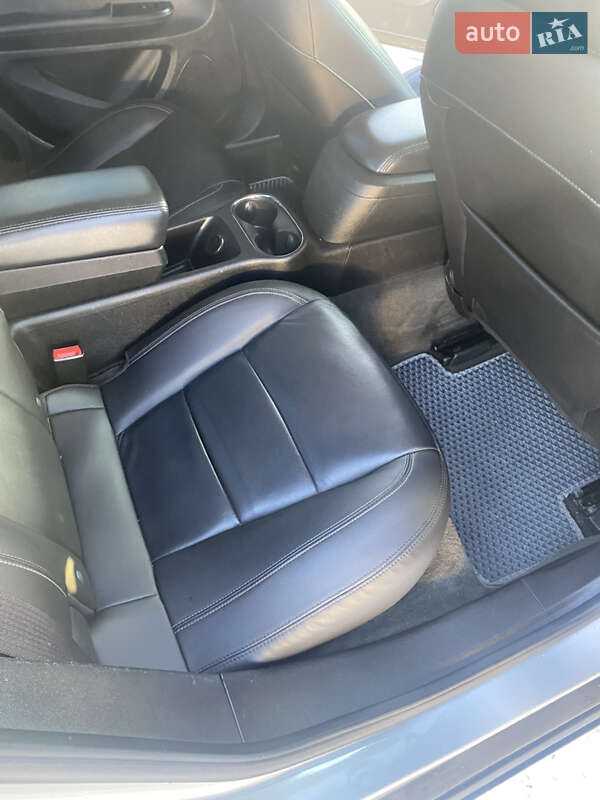 Хэтчбек Chevrolet Volt 2014 в Ромнах