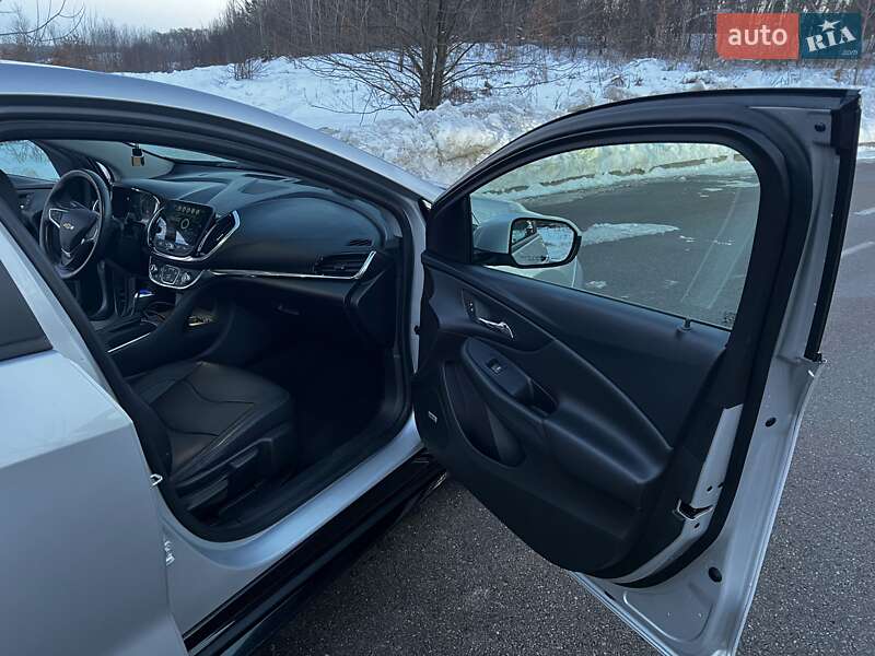 Хетчбек Chevrolet Volt 2016 в Києві