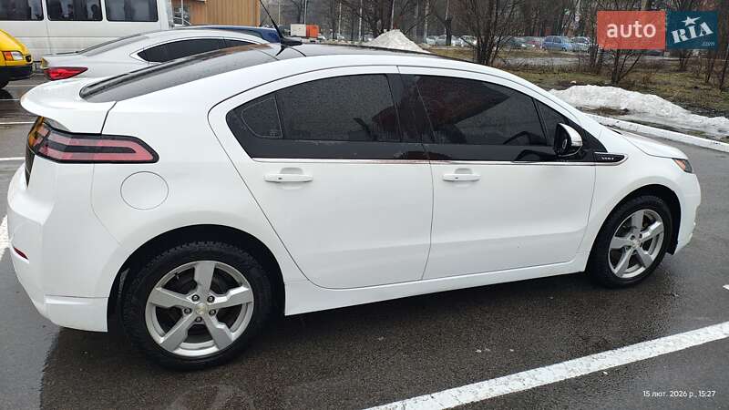 Хетчбек Chevrolet Volt 2011 в Дніпрі