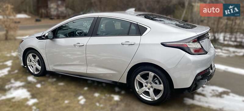 Хэтчбек Chevrolet Volt 2018 в Киеве