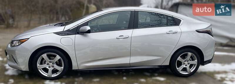 Хэтчбек Chevrolet Volt 2018 в Киеве