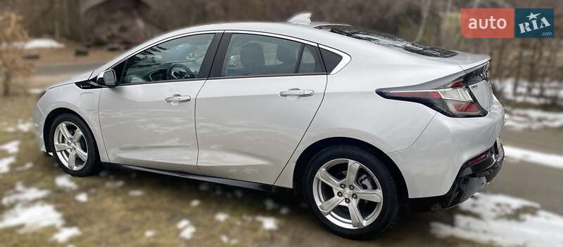 Хэтчбек Chevrolet Volt 2018 в Киеве