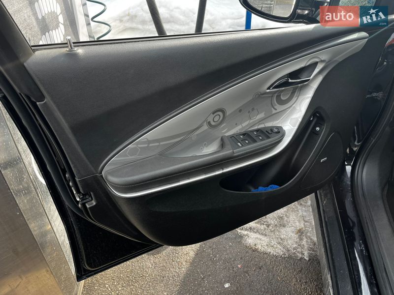 Хетчбек Chevrolet Volt 2011 в Чернігові