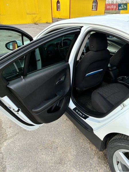 Хэтчбек Chevrolet Volt 2013 в Харькове