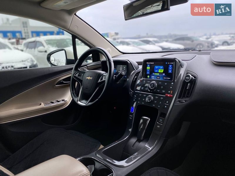 Хэтчбек Chevrolet Volt 2012 в Киеве