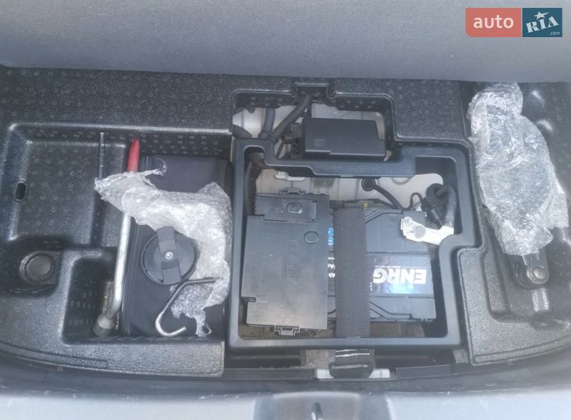 Хэтчбек Chevrolet Volt 2016 в Киеве