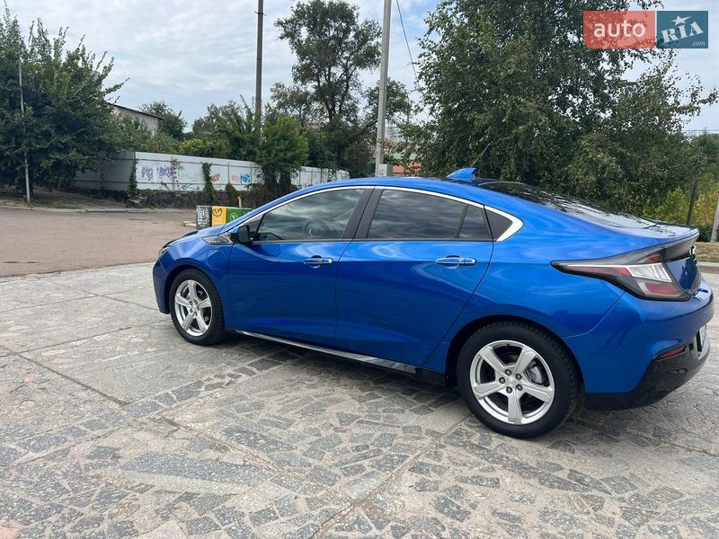 Хэтчбек Chevrolet Volt 2016 в Киеве