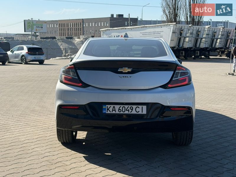 Хэтчбек Chevrolet Volt 2015 в Киеве