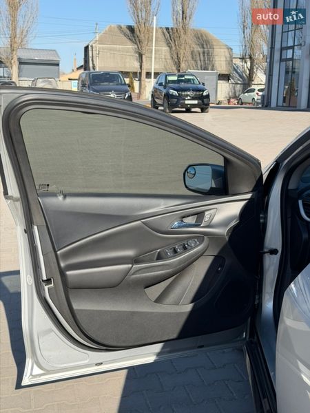 Хэтчбек Chevrolet Volt 2015 в Киеве