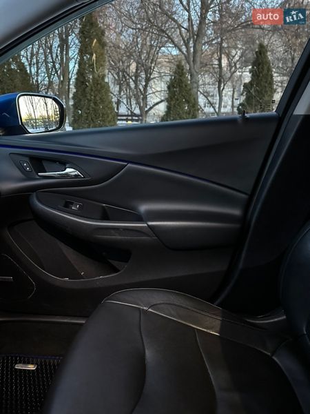 Хэтчбек Chevrolet Volt 2017 в Киеве