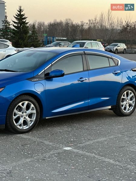 Хэтчбек Chevrolet Volt 2017 в Киеве