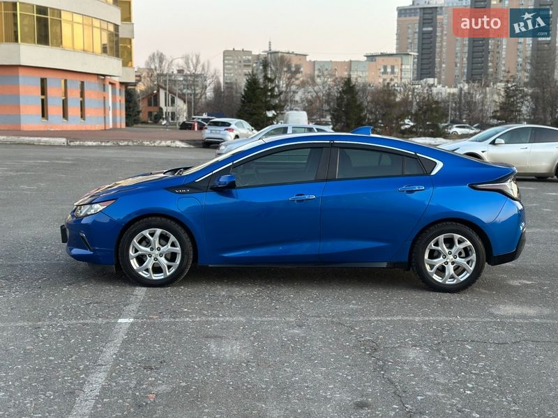 Хэтчбек Chevrolet Volt 2017 в Киеве