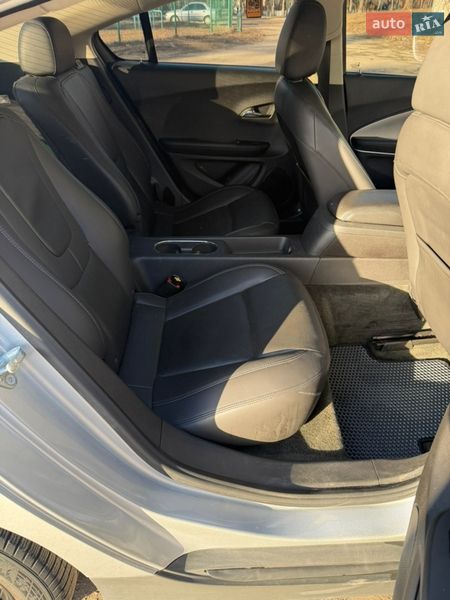Хэтчбек Chevrolet Volt 2011 в Харькове