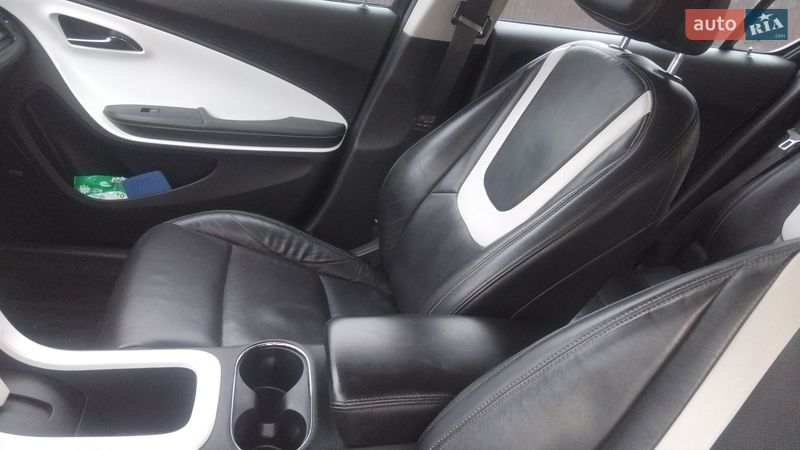 Хэтчбек Chevrolet Volt 2012 в Львове