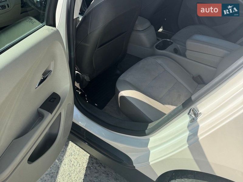 Хэтчбек Chevrolet Volt 2013 в Никополе