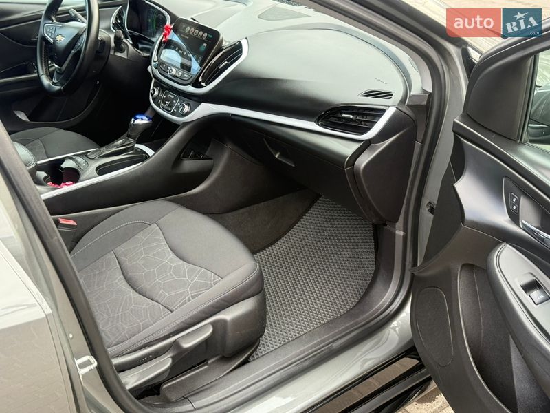 Хэтчбек Chevrolet Volt 2016 в Днепре