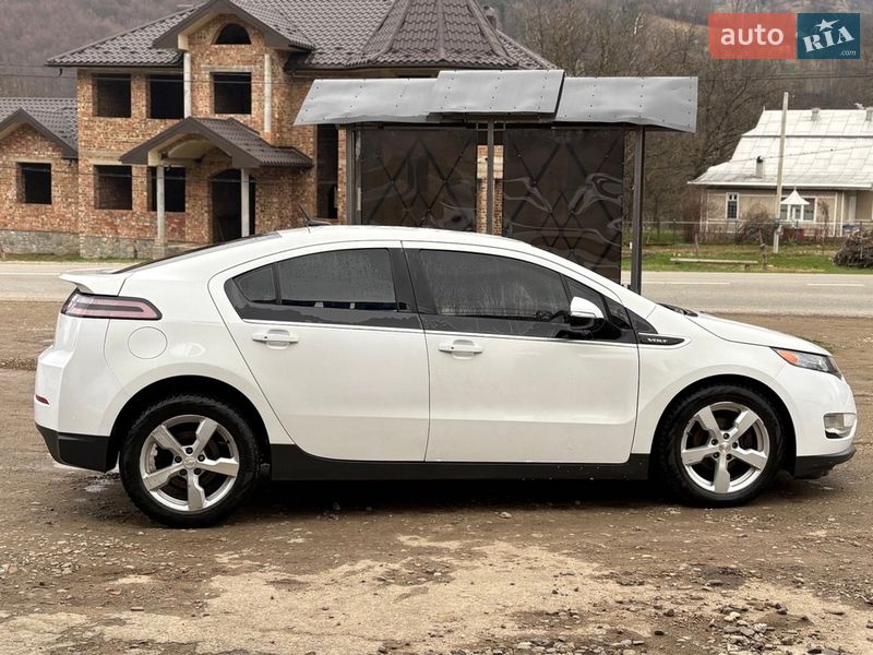 Хэтчбек Chevrolet Volt 2014 в Косове