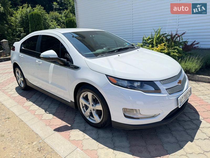 Хэтчбек Chevrolet Volt 2014 в Косове