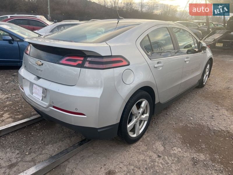 Хэтчбек Chevrolet Volt 2014 в Мурованых Куриловцах