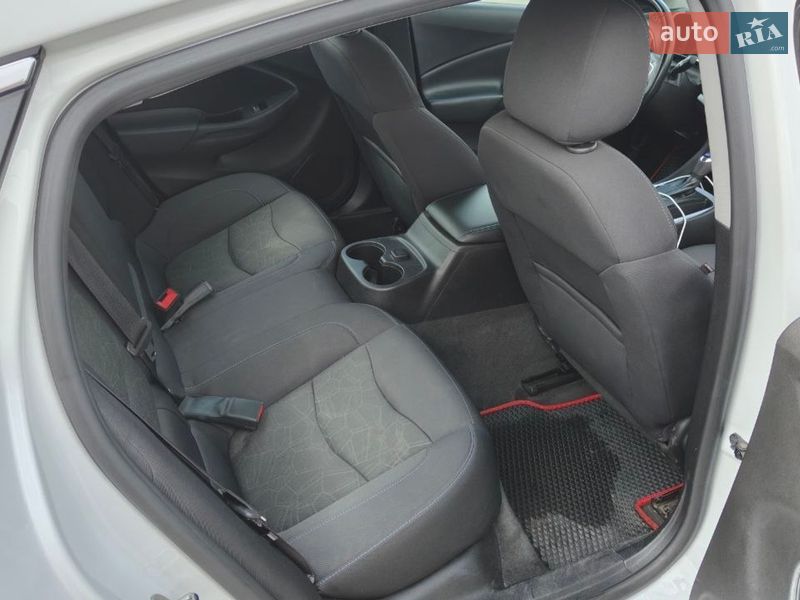 Хэтчбек Chevrolet Volt 2017 в Днепре фото 12 Хэтчбек Chevrolet Volt 2017 в Днепре