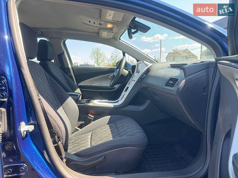 Хэтчбек Chevrolet Volt 2012 в Киеве