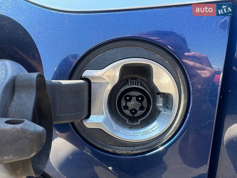 Хэтчбек Chevrolet Volt 2012 в Киеве