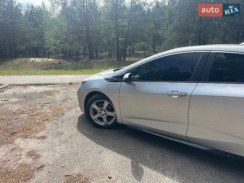 Хэтчбек Chevrolet Volt 2018 в Киеве