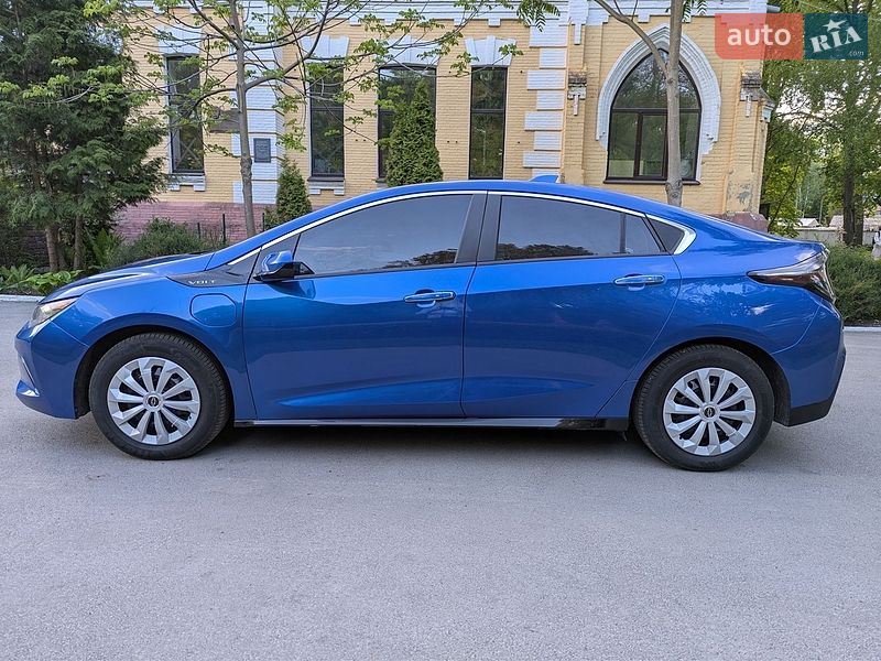 Хэтчбек Chevrolet Volt 2016 в Чернигове