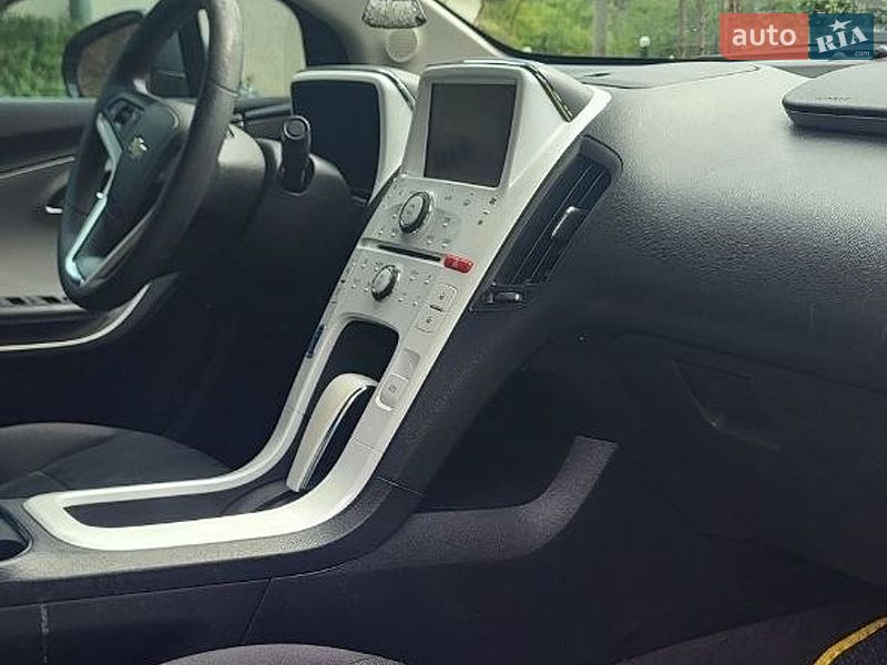 Хэтчбек Chevrolet Volt 2012 в Монастыриске