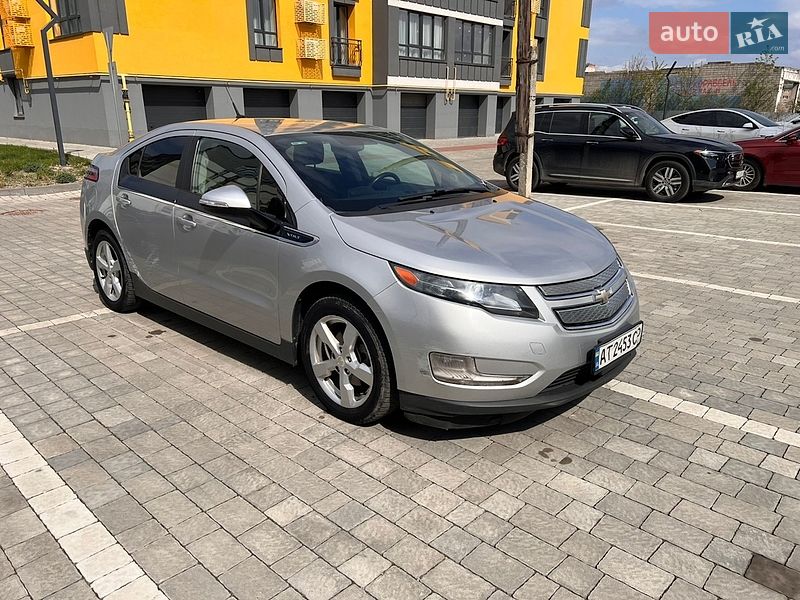 Хэтчбек Chevrolet Volt 2013 в Ивано-Франковске