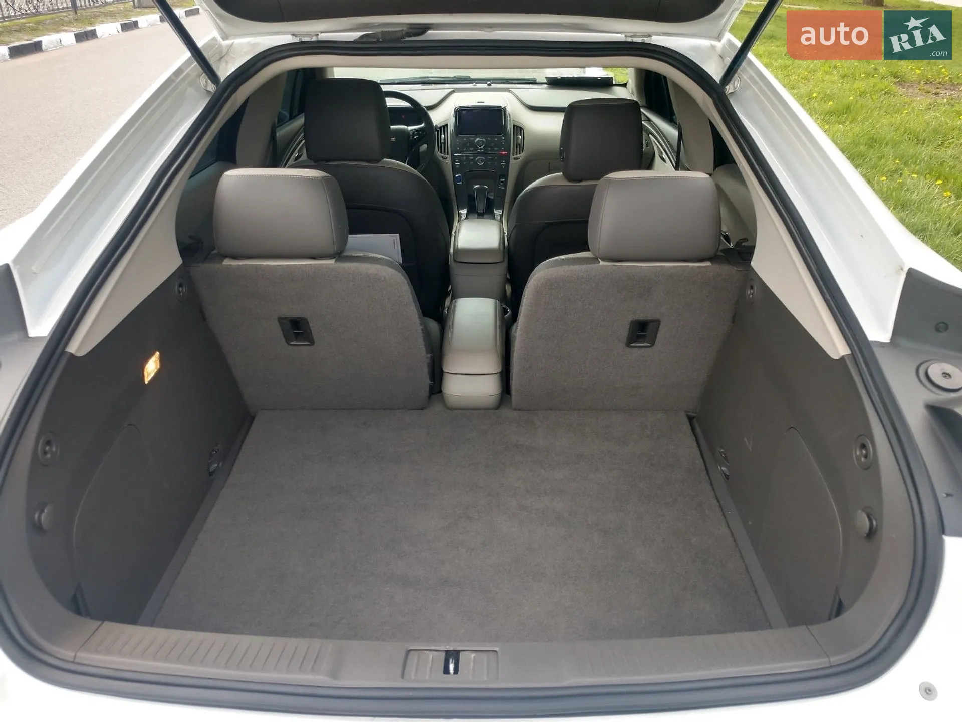 2013 Chevrolet Volt - мініатюра 3