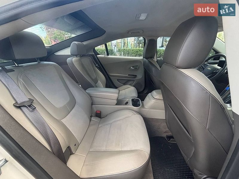 Хэтчбек Chevrolet Volt 2012 в Киеве