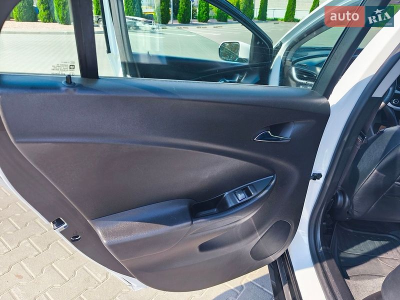 Хетчбек Chevrolet Volt 2017 в Житомирі