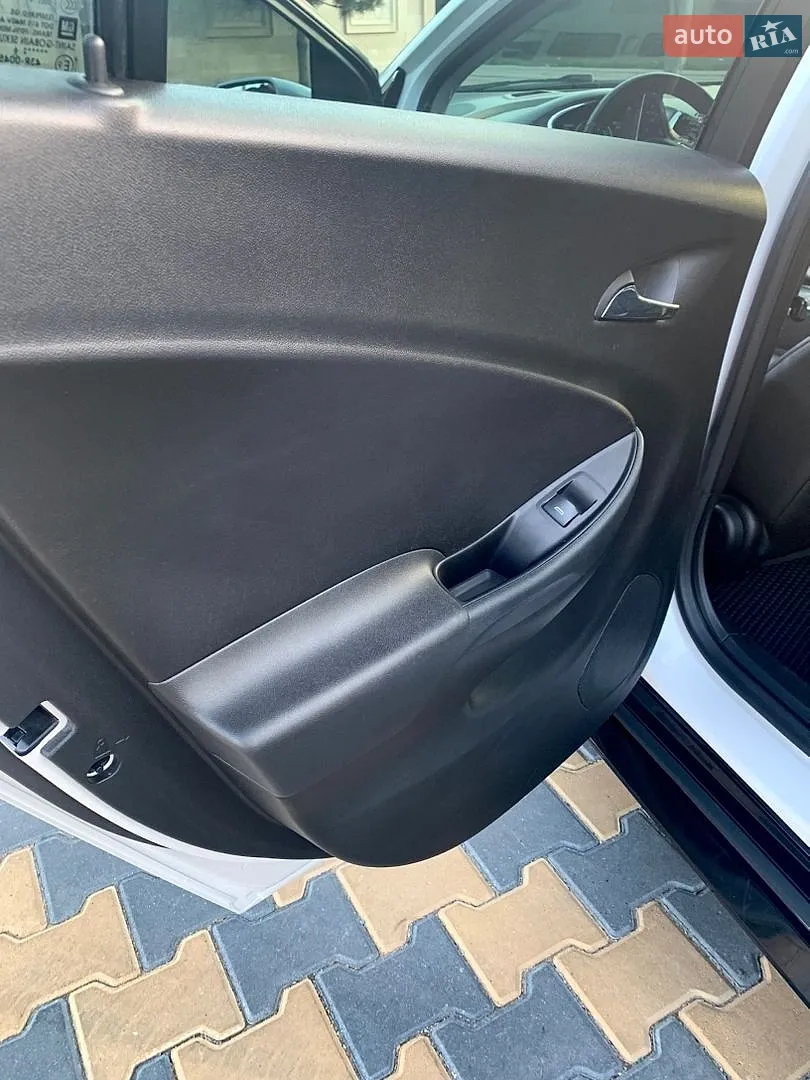 2016 Chevrolet Volt - мініатюра 17