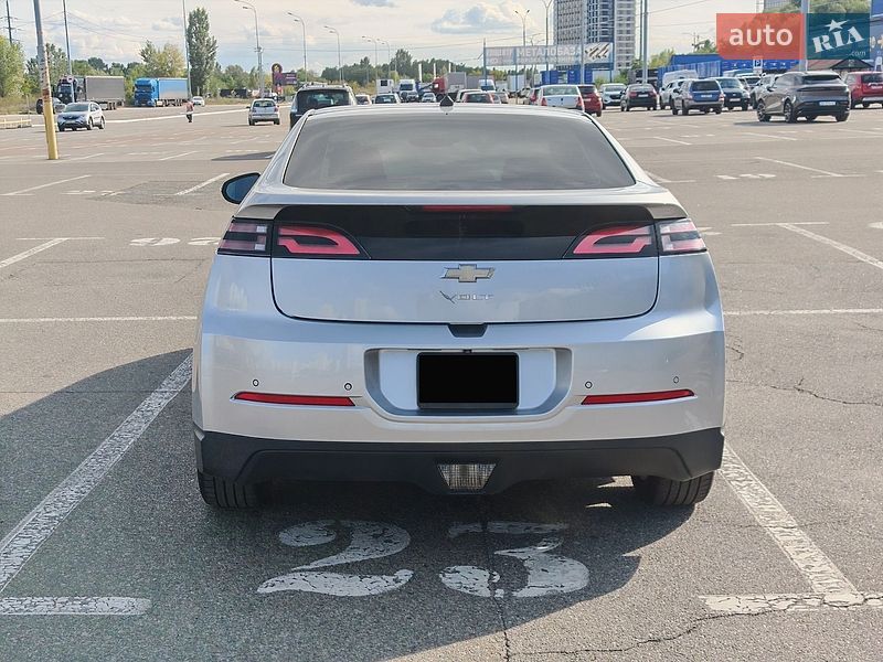 Хэтчбек Chevrolet Volt 2014 в Киеве